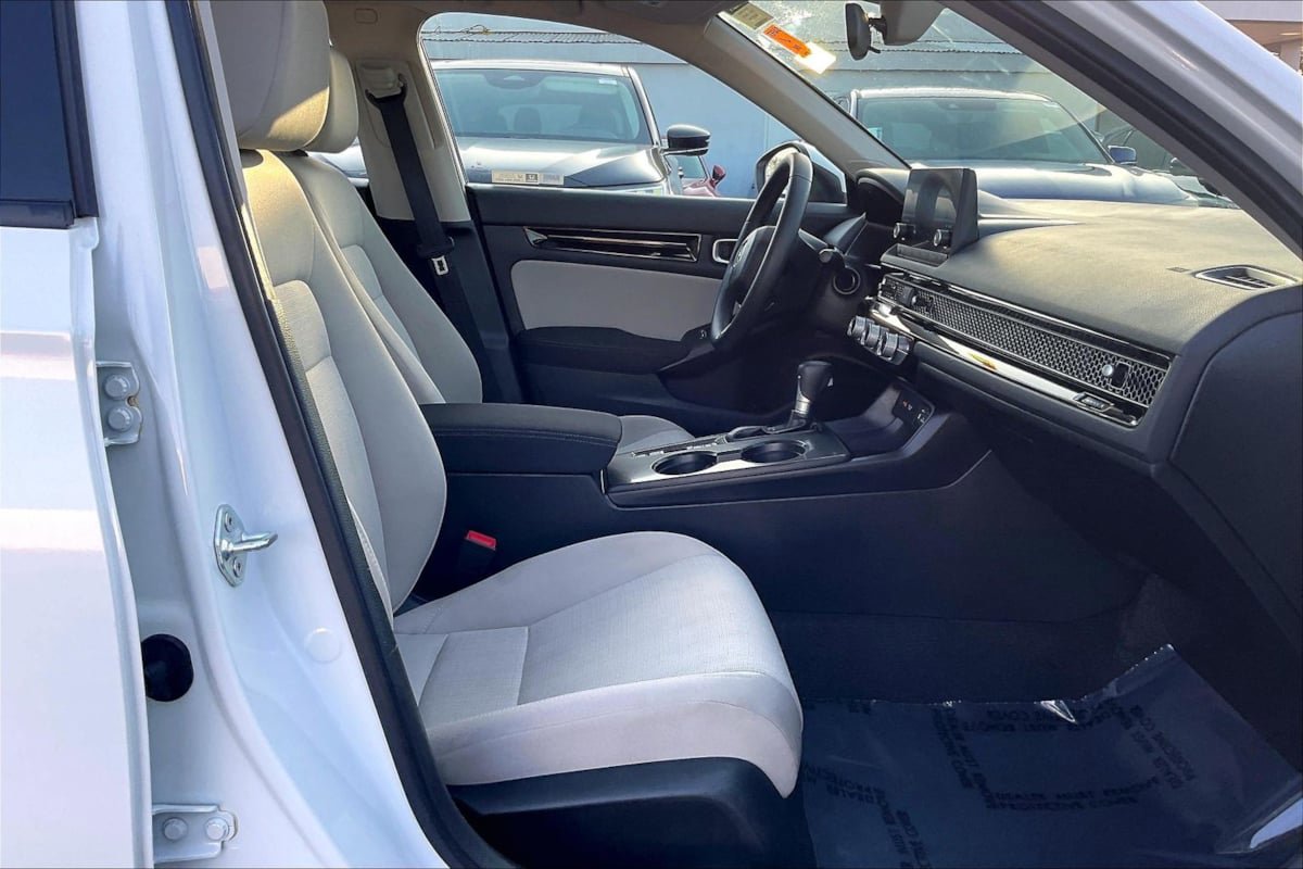 Used 2024 Honda Civic EX image 7