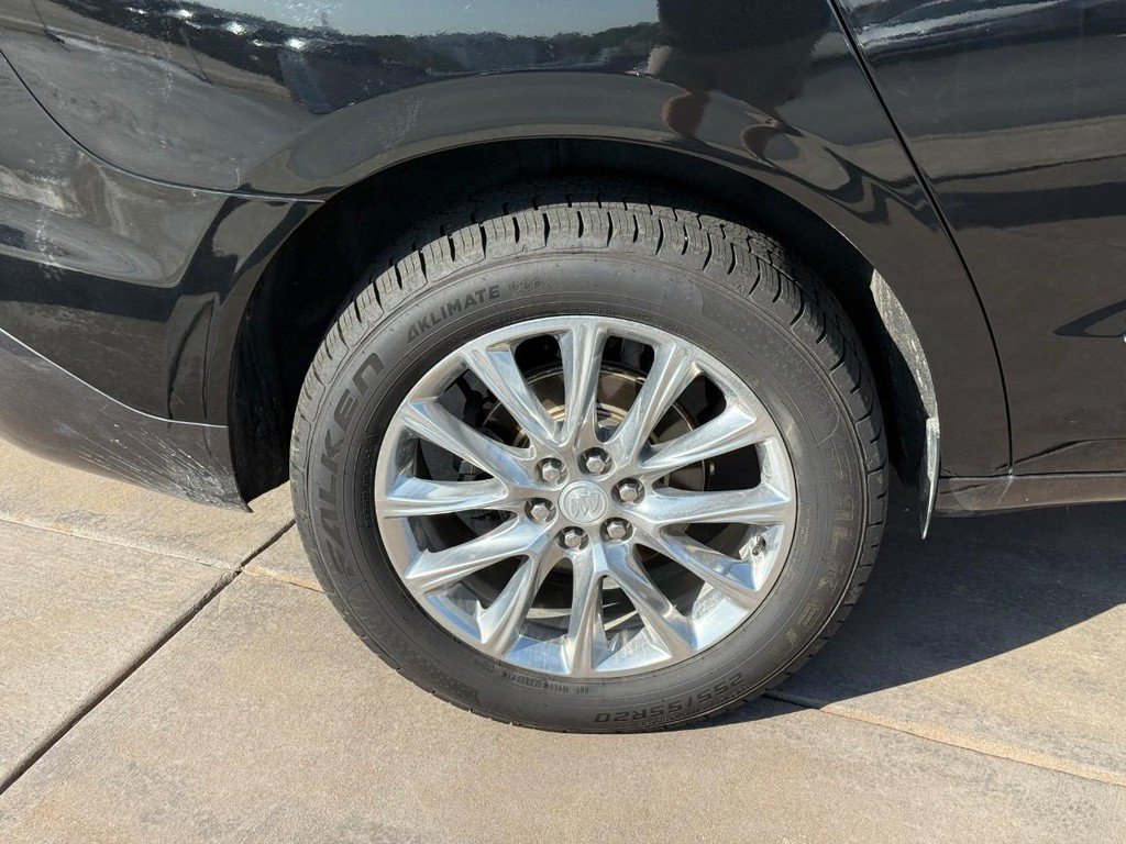 Used 2020 Buick Enclave Essence w/ Sound and Sites Package FWD image 6