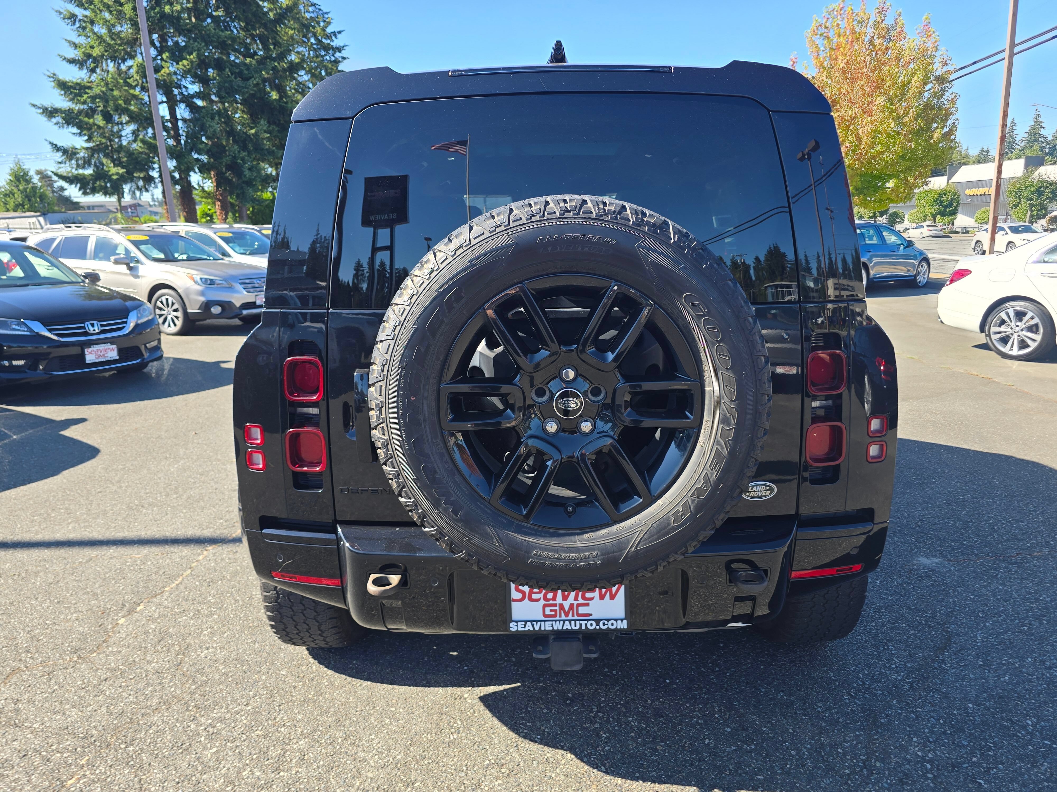 Used 2022 Land Rover Defender 110 X-Dynamic SE AWD/4WD image 6