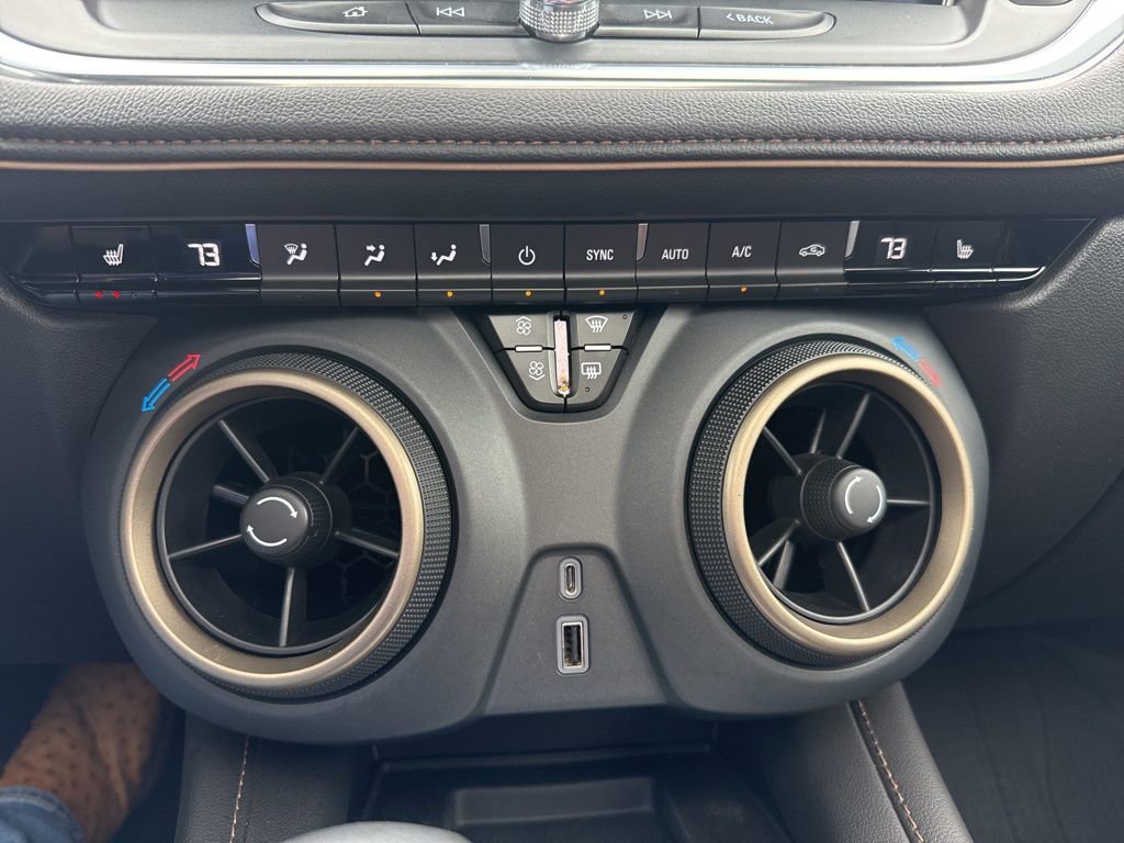 Used 2023 Chevrolet Blazer Premier image 17
