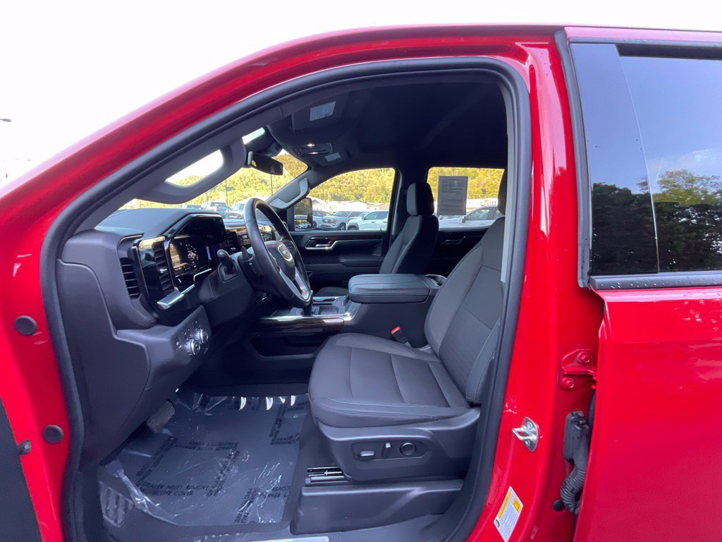 Used 2025 GMC Sierra 1500 Elevation w/ X31 Off-Road Package AWD/4WD image 9