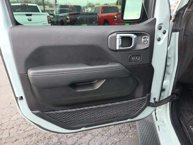 Used 2023 Jeep Wrangler Unlimited Sahara w/ Cold Weather Group image 10