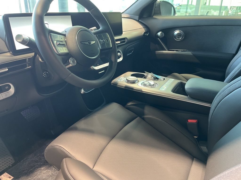 New 2024 Genesis GV60 RWD image 8