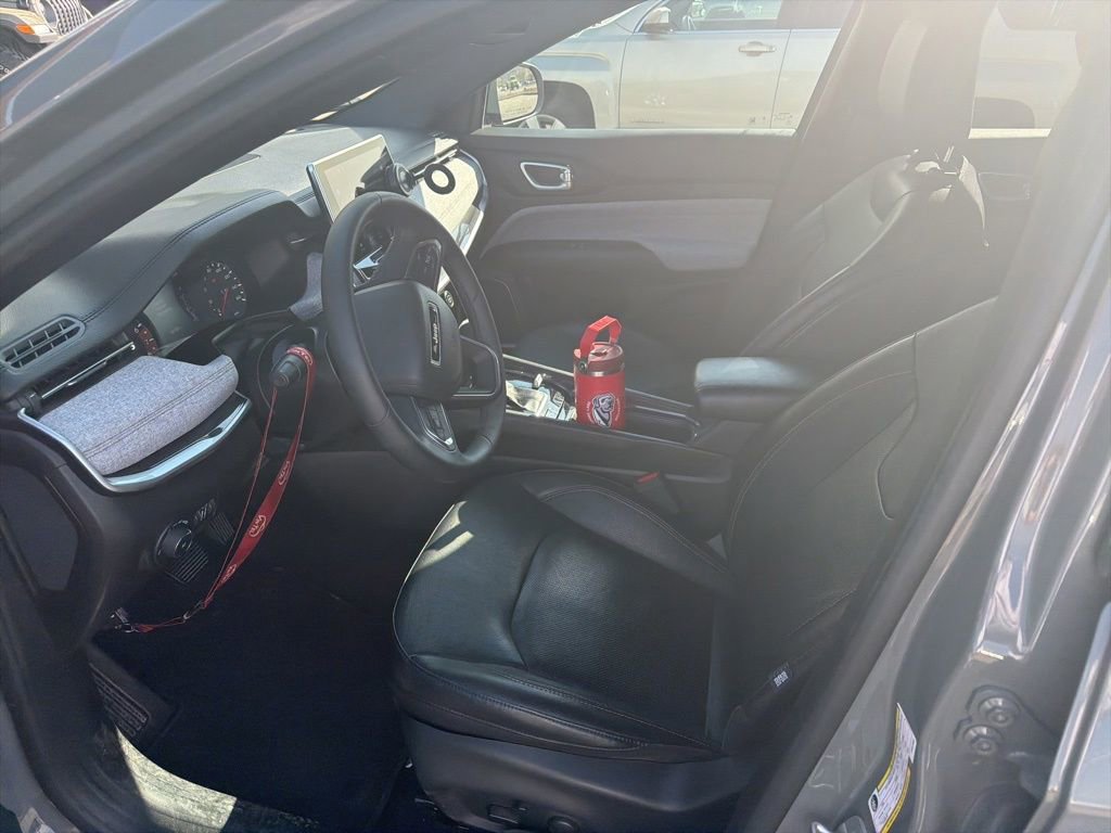 Used 2023 Jeep Compass Latitude image 5