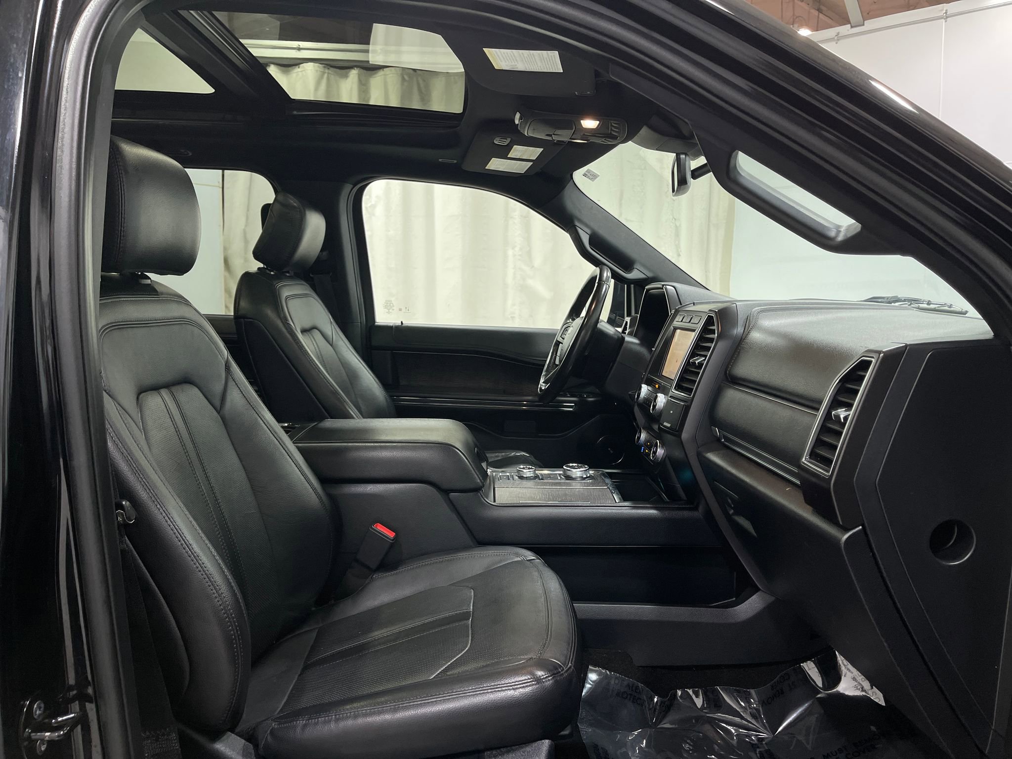 Used 2020 Ford Expedition Limited AWD/4WD image 34