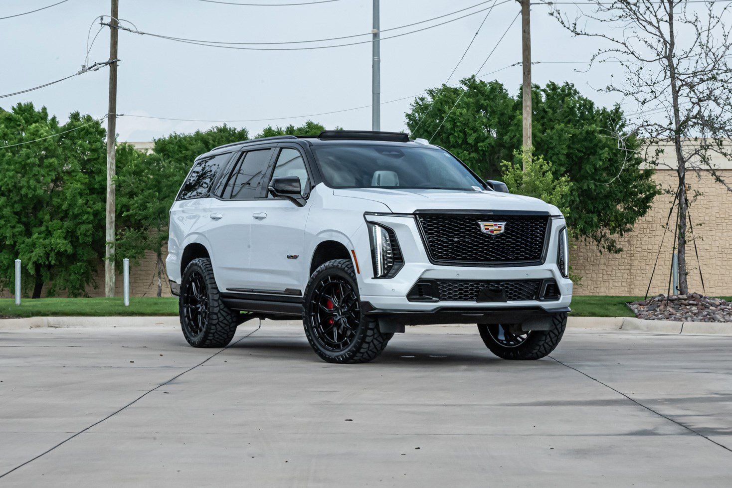 Used 2026 Cadillac Escalade V w/ LPO, ONYX Package AWD/4WD image 2