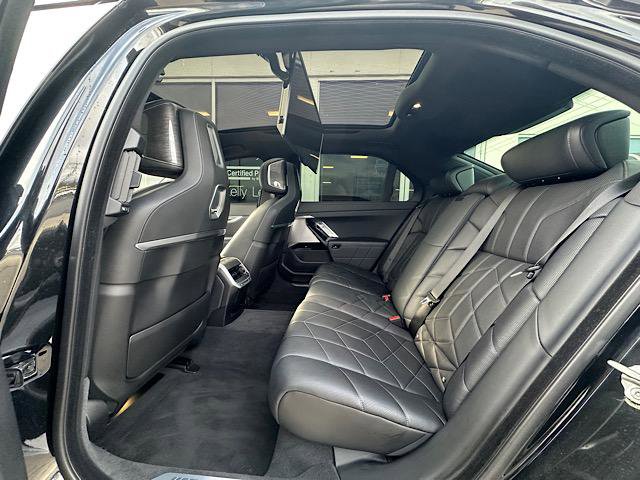 Certified 2023 BMW 760i xDrive w/ Executive Package image 17