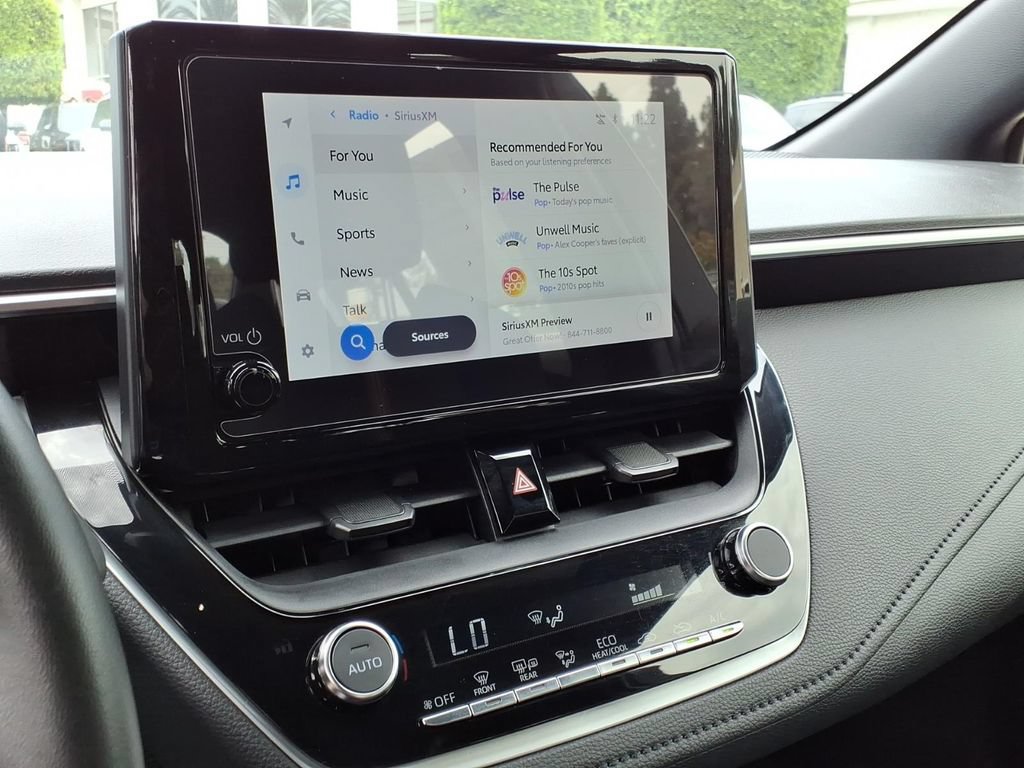 Used 2025 Toyota Corolla SE w/ Convenience Package FWD image 16