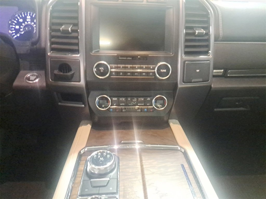 Used 2019 Ford Expedition Platinum image 11