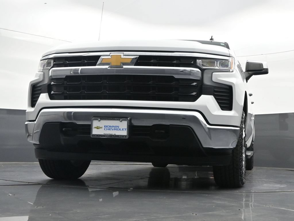 Used 2022 Chevrolet Silverado 1500 LT AWD/4WD image 38