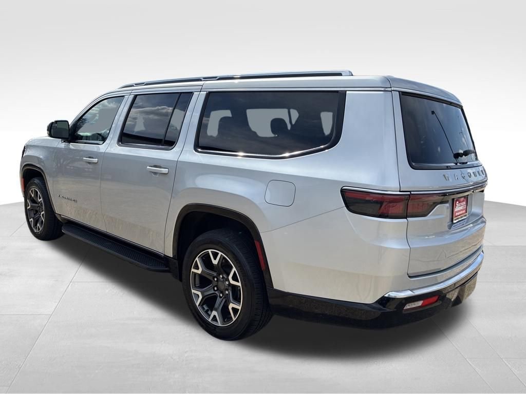 Used 2024 Jeep Wagoneer L Series III w/ Flexible Seating Group image 5