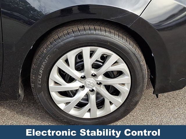 Used 2015 Toyota Corolla LE image 10