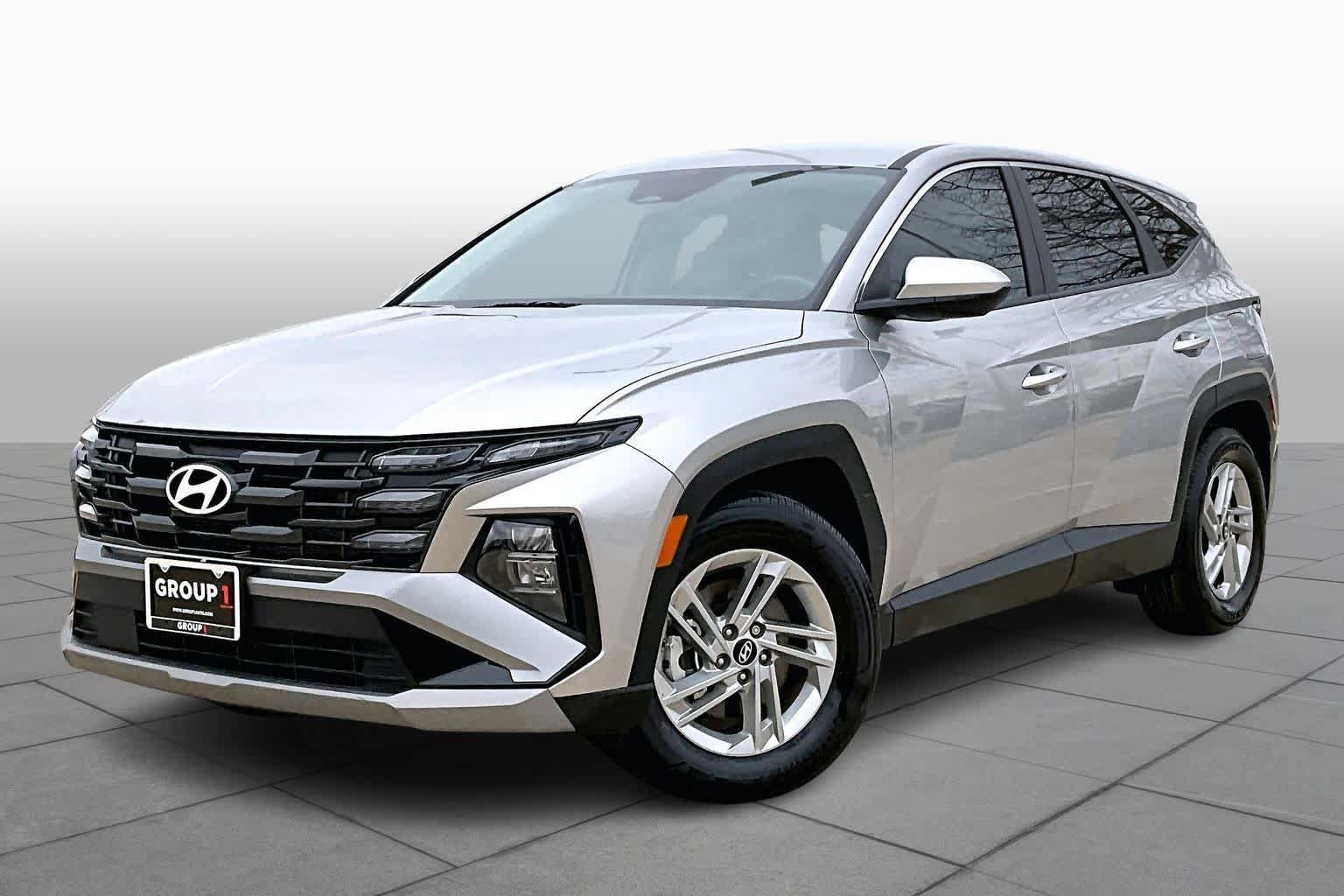 Used 2025 Hyundai Tucson SE FWD image 1