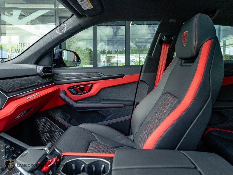 Used 2026 Lamborghini Urus SE AWD/4WD image 19