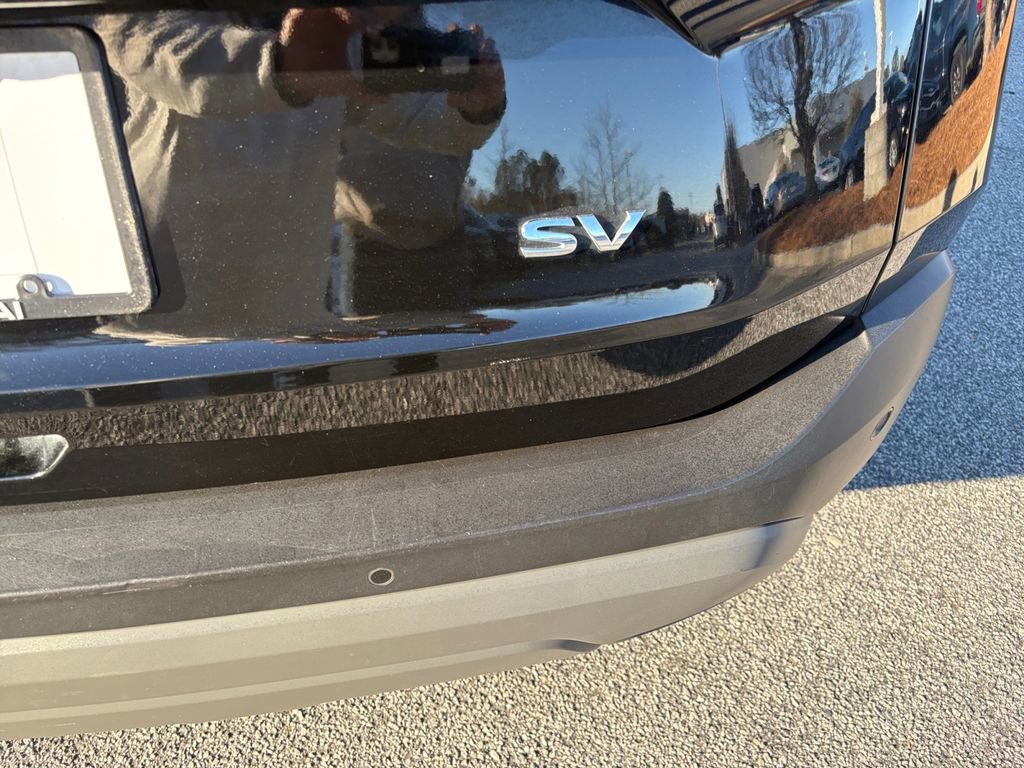 Used 2023 Nissan Rogue SV image 9