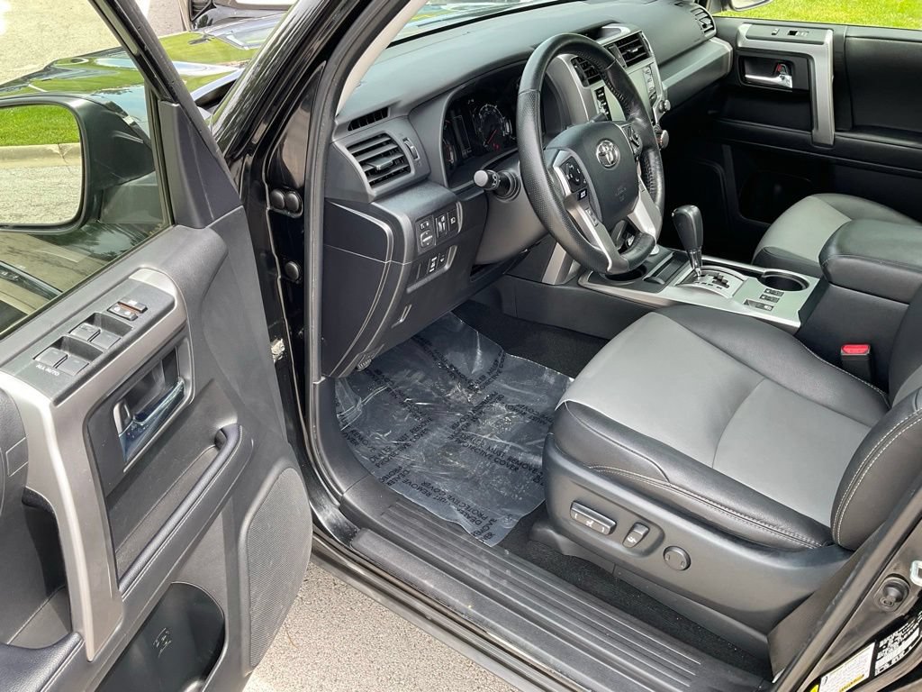 Used 2023 Toyota 4Runner SR5 Premium w/ Moonroof Package AWD/4WD image 9