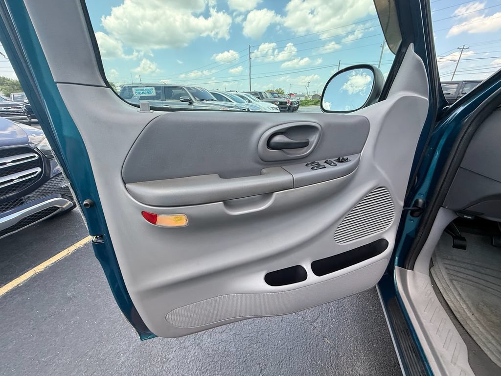 Used 2000 Ford F150 XL RWD image 11