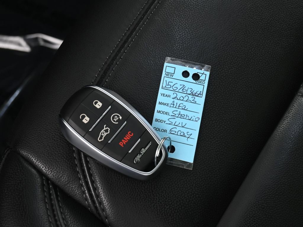 Used 2023 Alfa Romeo Stelvio Sprint image 19