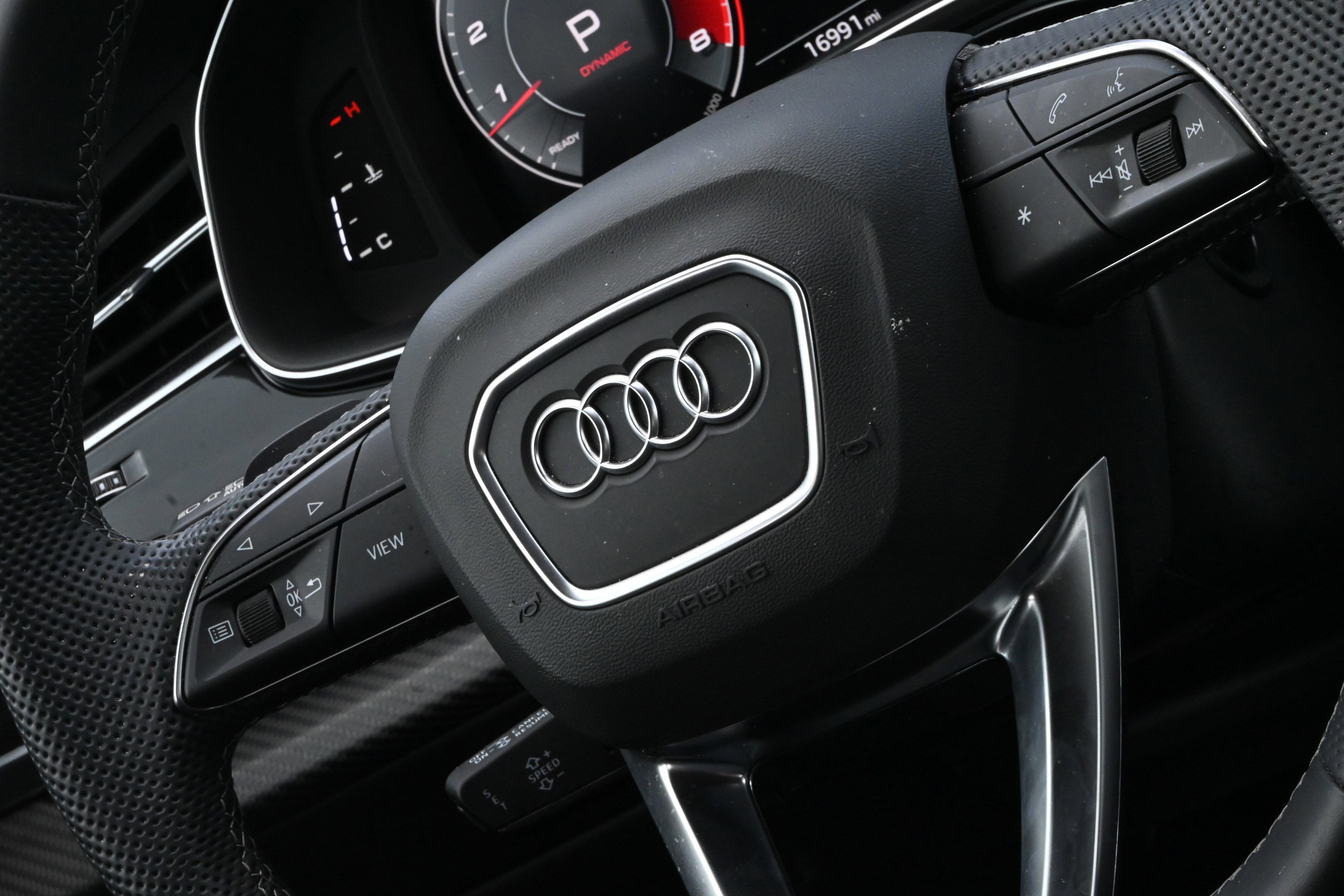 Used 2025 Audi SQ7 Prestige image 25