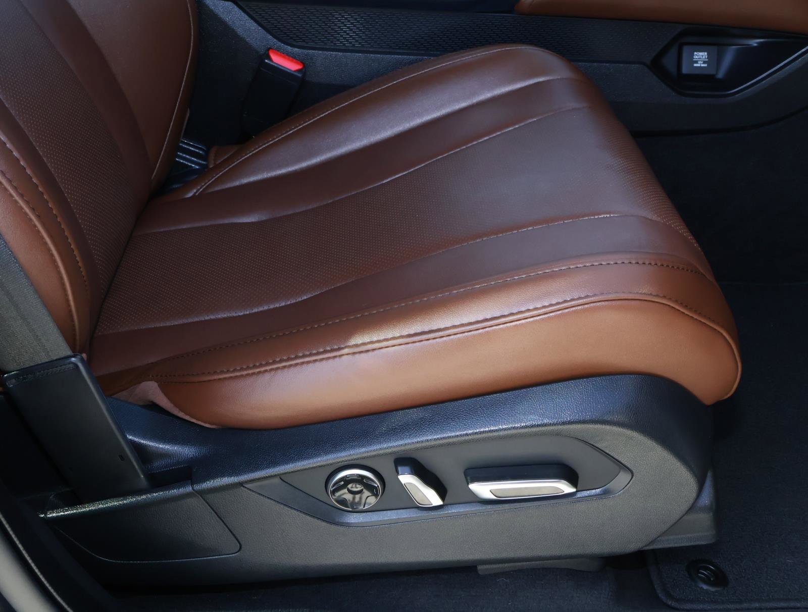 Used 2024 Acura MDX SH-AWD w/ Technology Package image 21