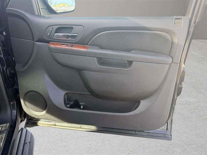 Used 2012 Chevrolet Suburban LT w/ Luxury Package image 21