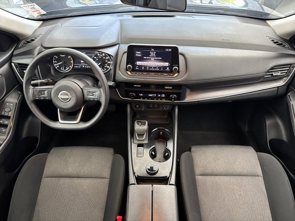 Used 2024 Nissan Rogue SV image 12