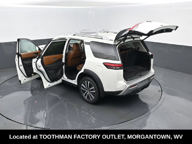 Used 2022 Nissan Pathfinder Platinum w/ Cargo Package AWD/4WD image 32