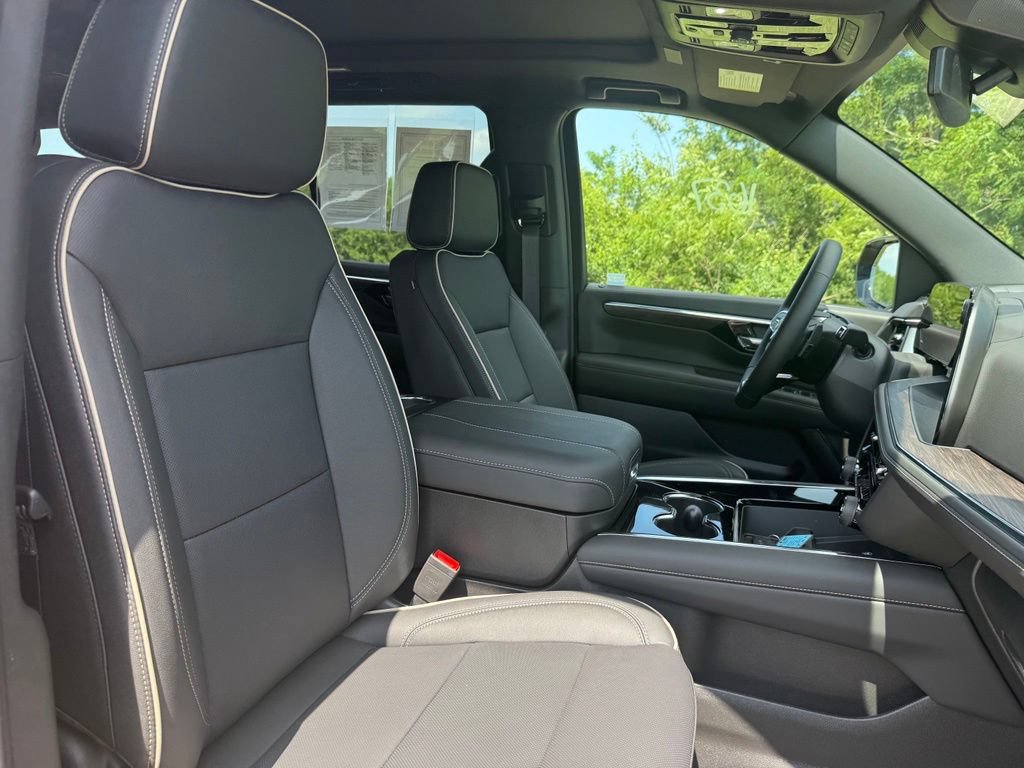 Used 2026 Chevrolet Tahoe Premier w/ Sun And Tow Package AWD/4WD image 23