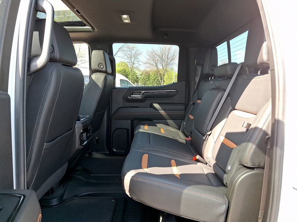 Used 2024 GMC Sierra 1500 AT4 w/ Technology Package image 10