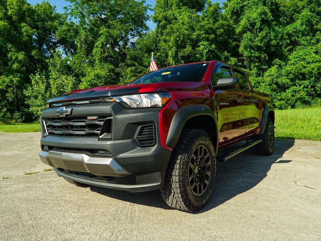 Used 2025 Chevrolet Colorado Trail Boss AWD/4WD image 6