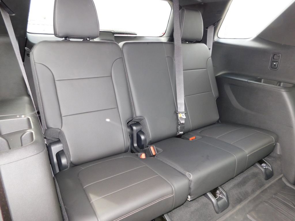Used 2023 Chevrolet Traverse Premier w/ Redline Edition image 33