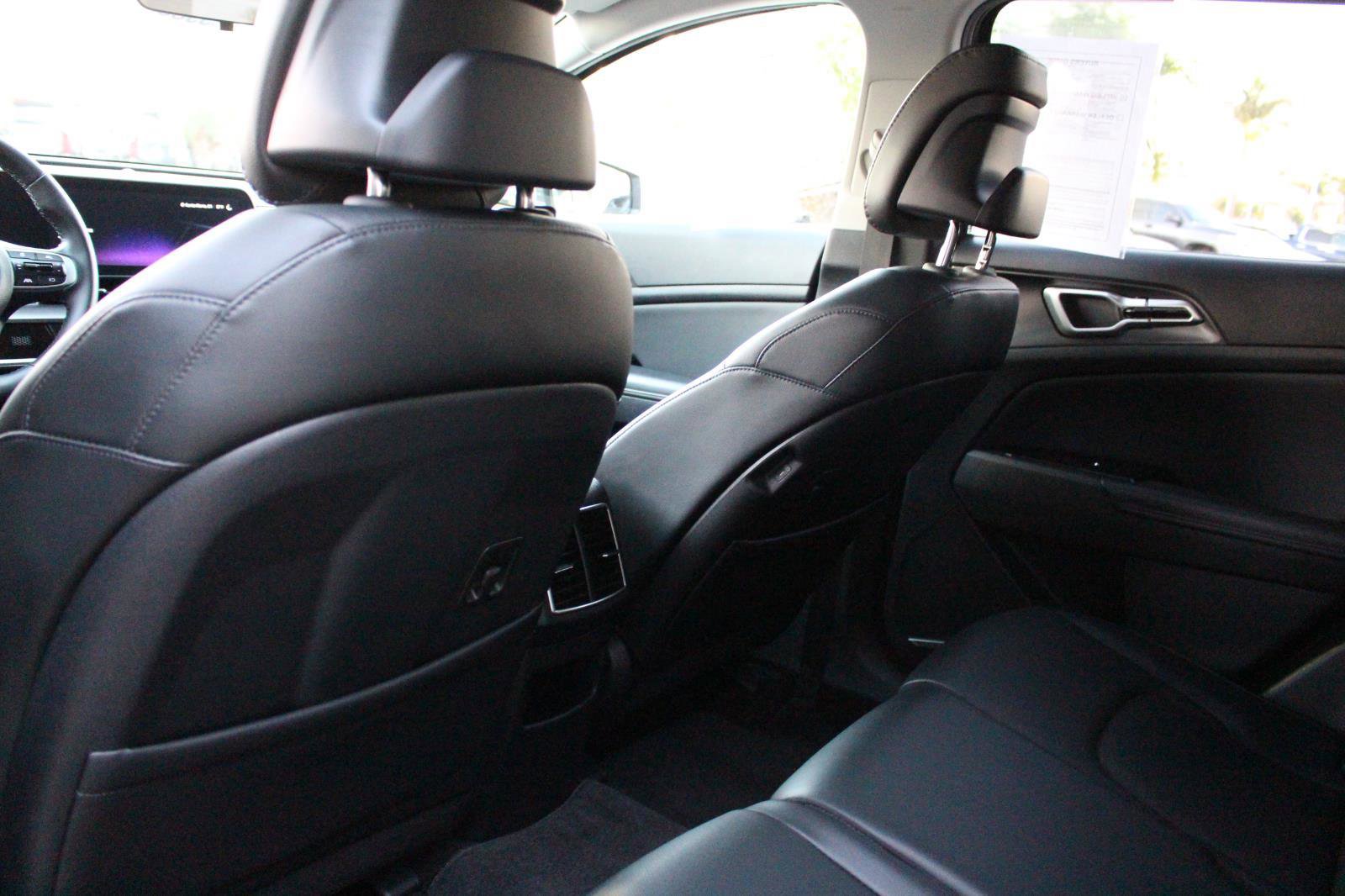 Certified 2024 Kia Sportage EX image 32