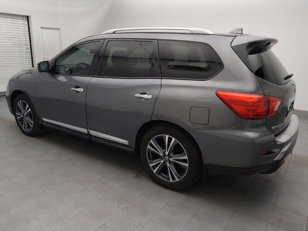 Used 2019 Nissan Pathfinder Platinum FWD image 3