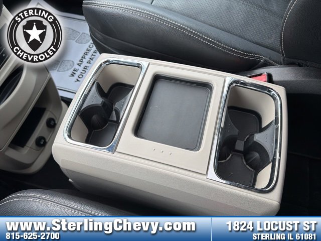 Used 2015 Chrysler Town & Country Touring-L w/ Driver Convenience Group image 23