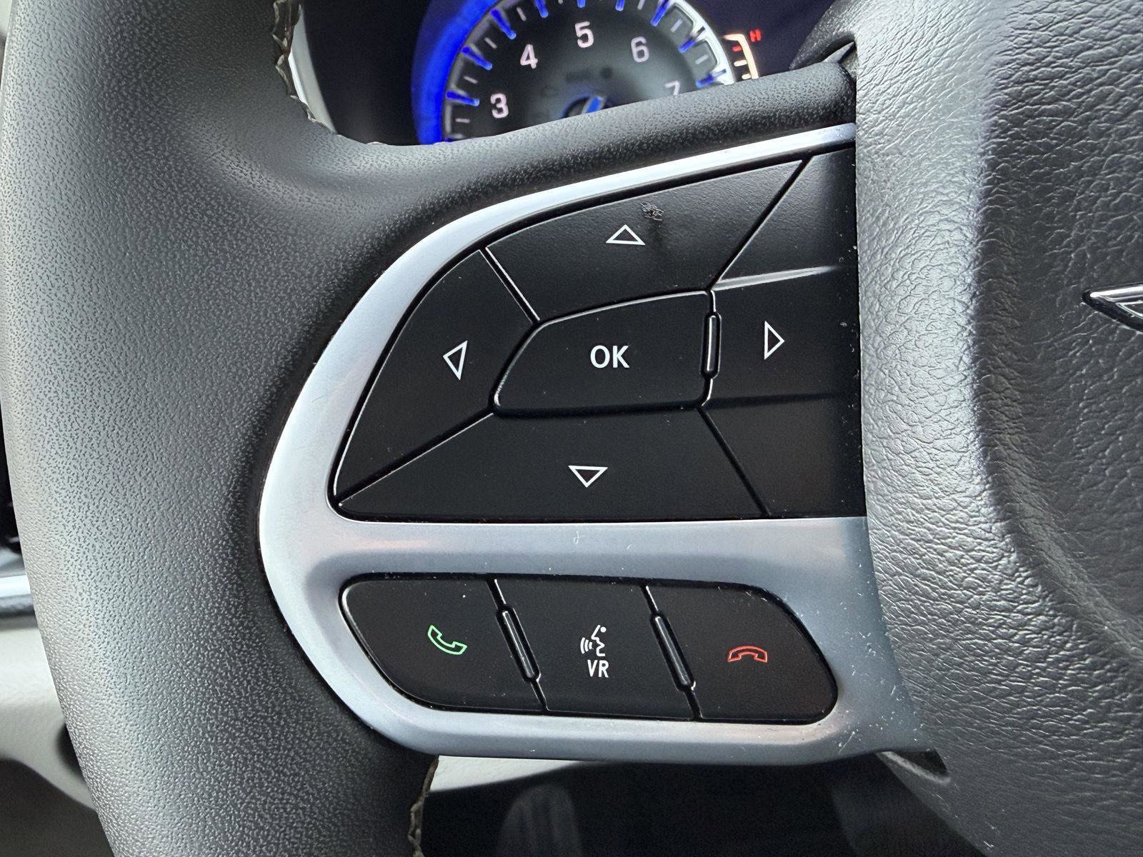 Used 2024 Chrysler Pacifica Limited image 20