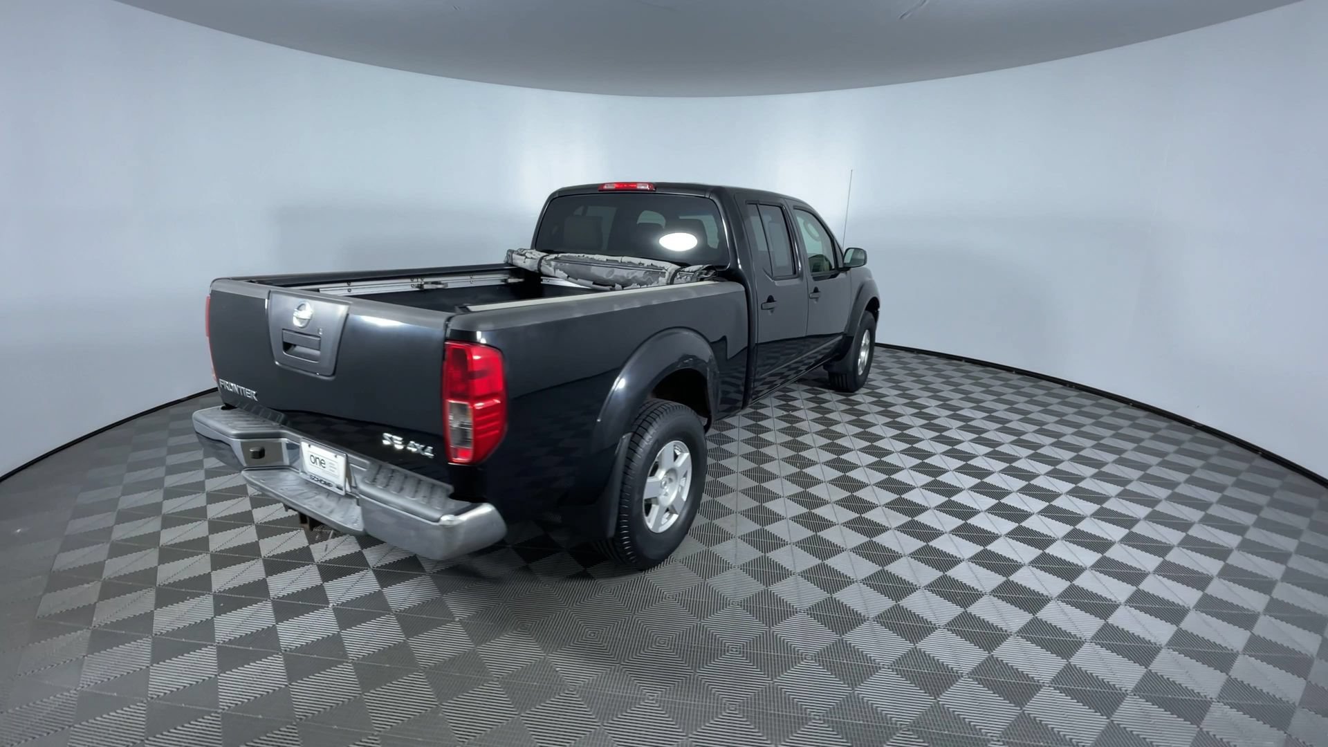 Used 2008 Nissan Frontier SE w/ SE Value Truck Pkg AWD/4WD image 8