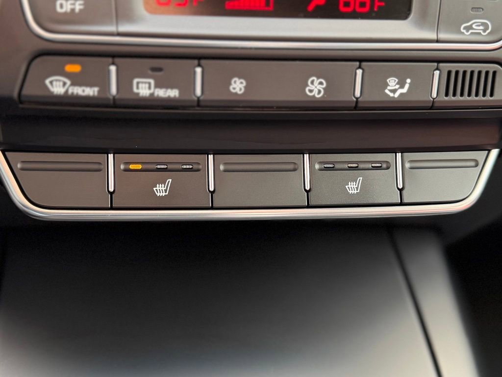 Used 2019 Kia Sorento S image 12