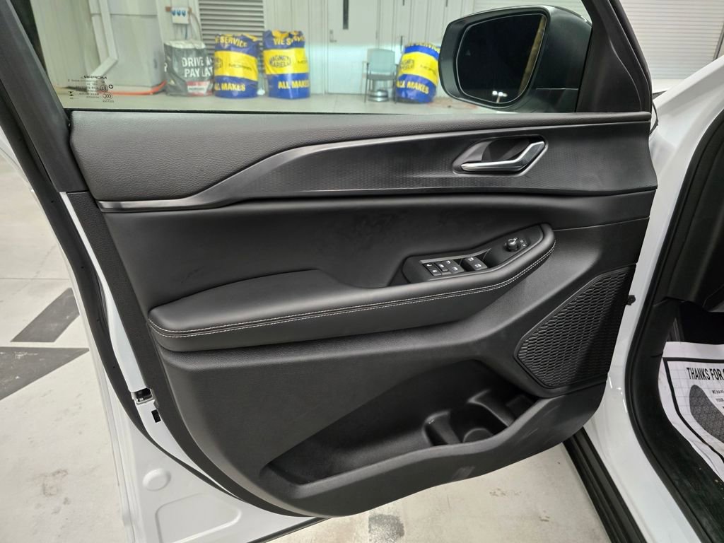 Used 2024 Jeep Grand Cherokee L Laredo w/ Luxury Tech Group I image 12