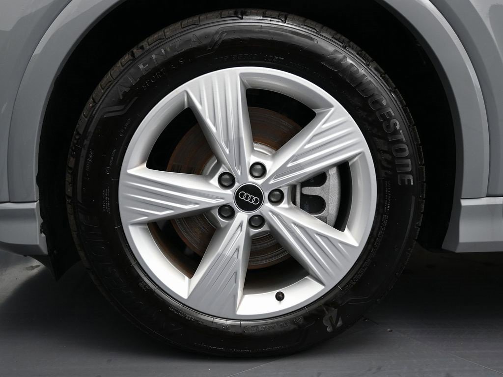 Used 2024 Audi Q4 e-tron Premium w/ Convenience Package image 10