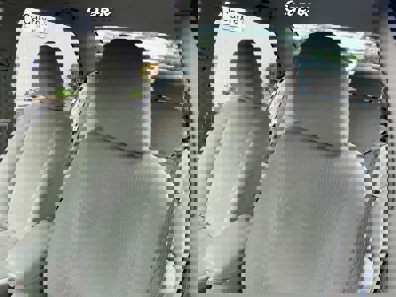 Used 2013 Toyota Corolla LE image 14