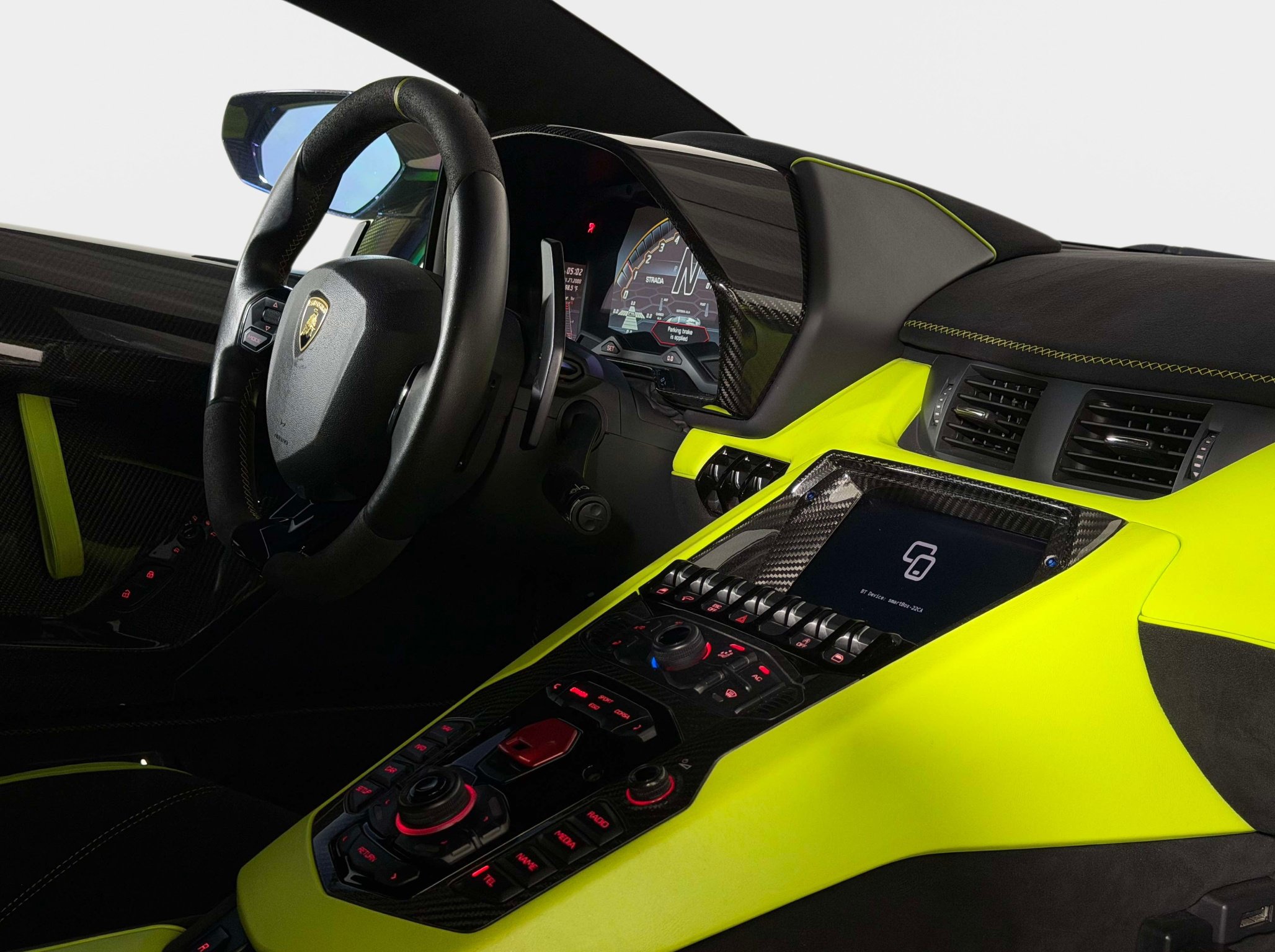 Used 2020 Lamborghini Aventador SVJ AWD/4WD image 33