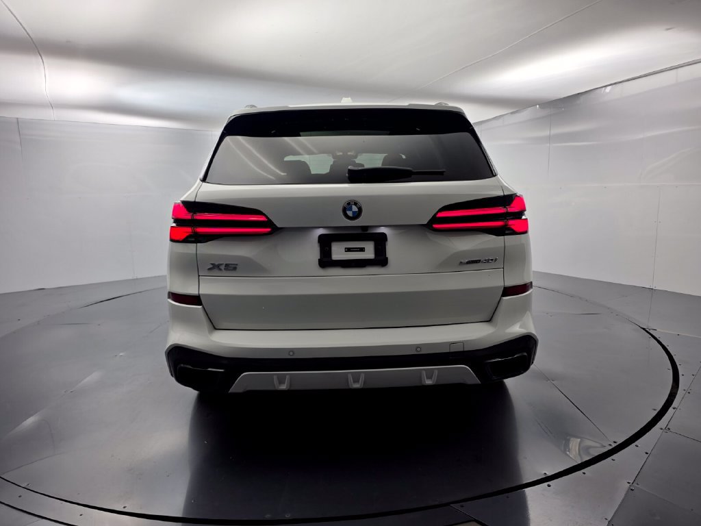 Certified 2025 BMW X5 sDrive40i w/ M Sport Package RWD image 5