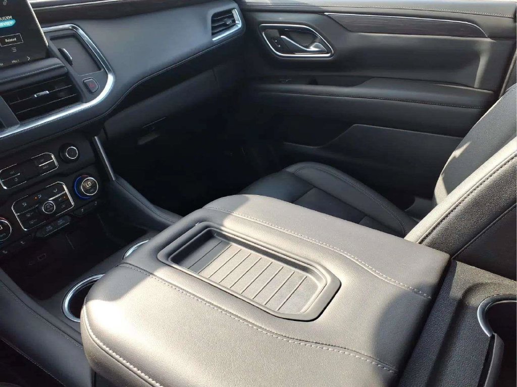 Used 2024 Chevrolet Tahoe LT RWD image 13