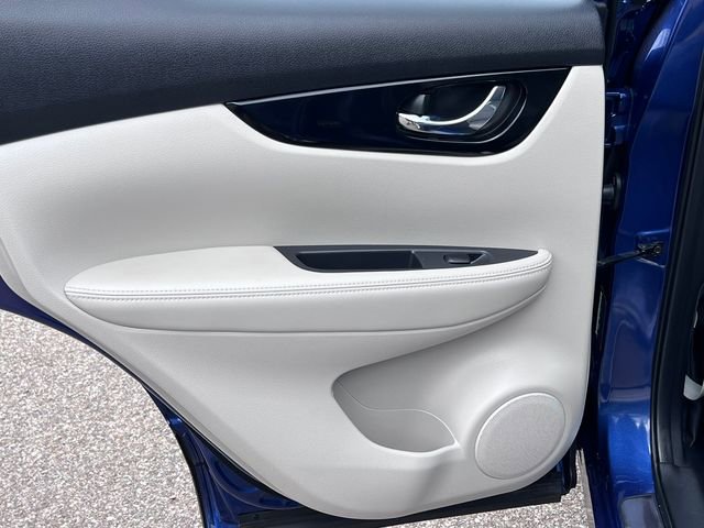 Used 2021 Nissan Rogue Sport SV AWD/4WD image 28