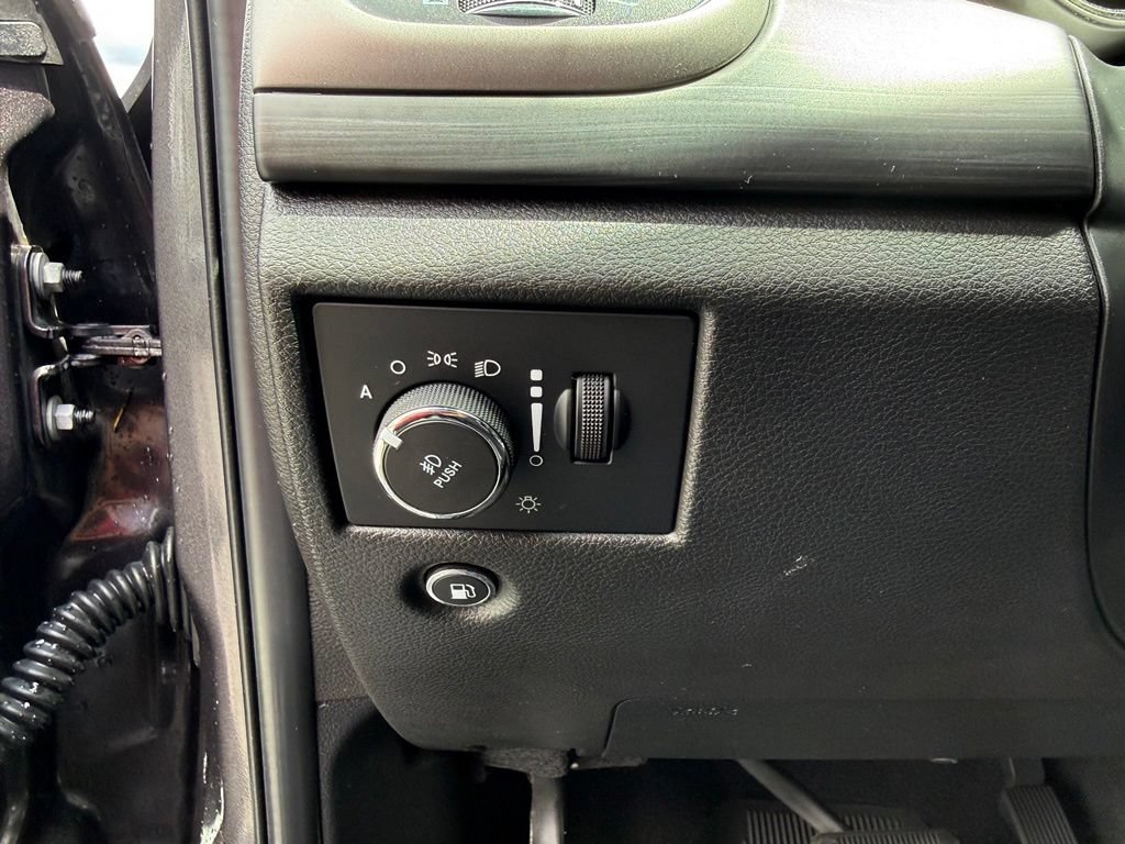 Used 2021 Jeep Grand Cherokee Laredo AWD/4WD image 14