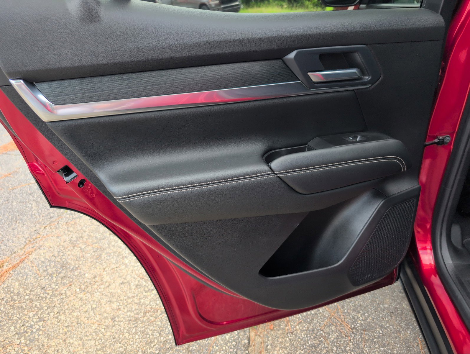 Used 2025 GMC Terrain Elevation image 30