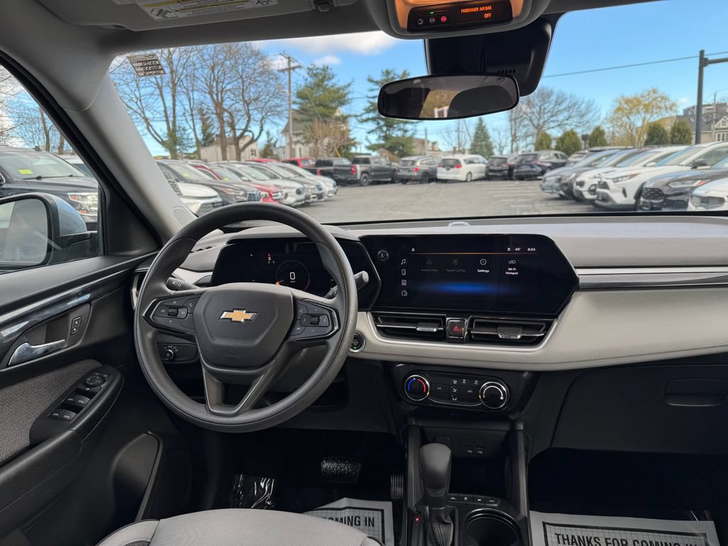 Used 2025 Chevrolet TrailBlazer LT AWD/4WD image 18
