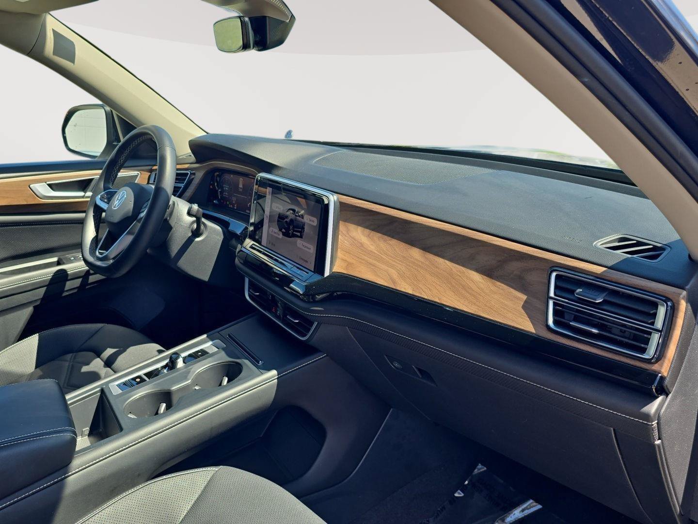 Certified 2024 Volkswagen Atlas SE AWD/4WD image 17