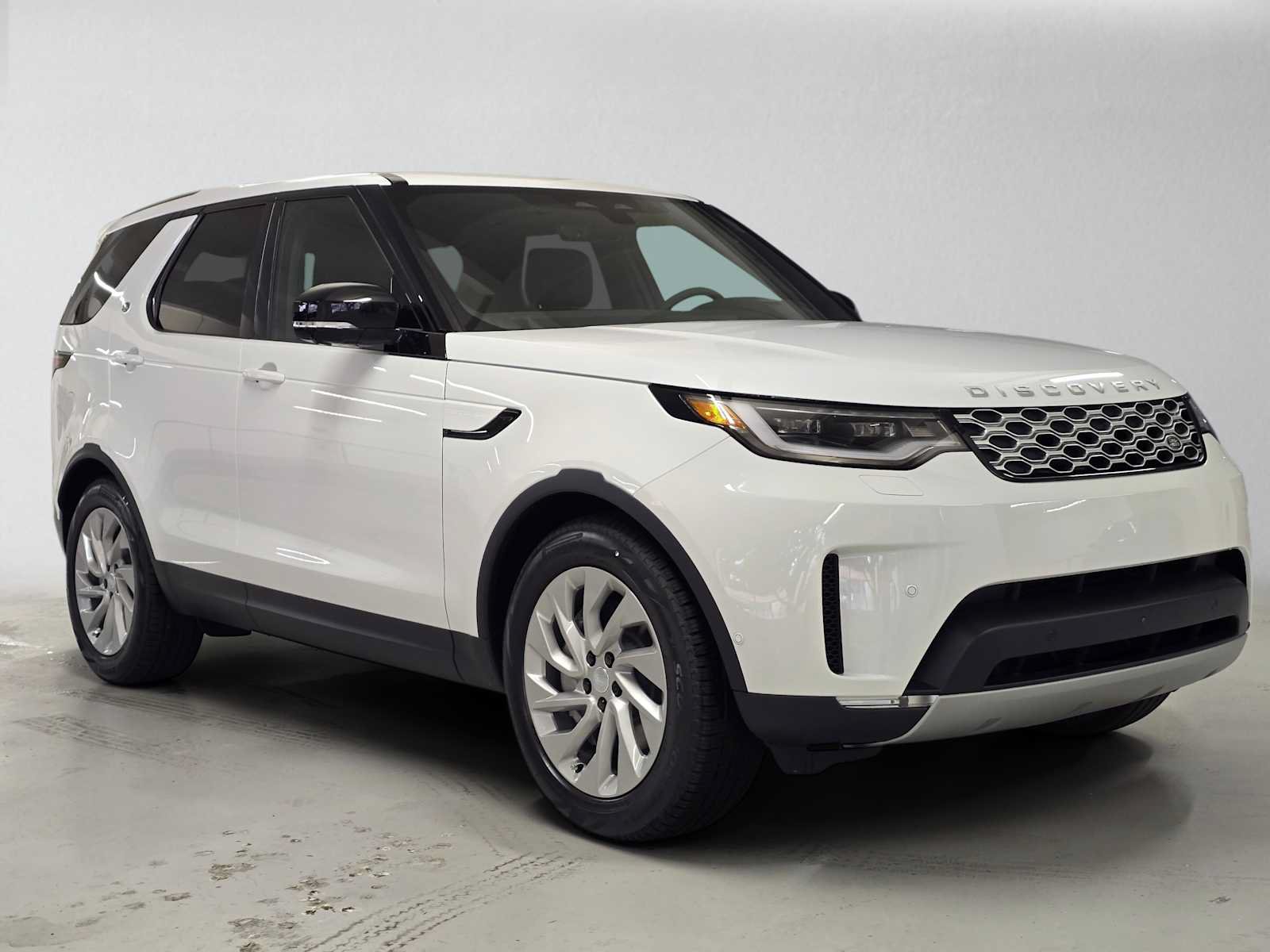 New 2026 Land Rover Discovery S AWD/4WD image 7