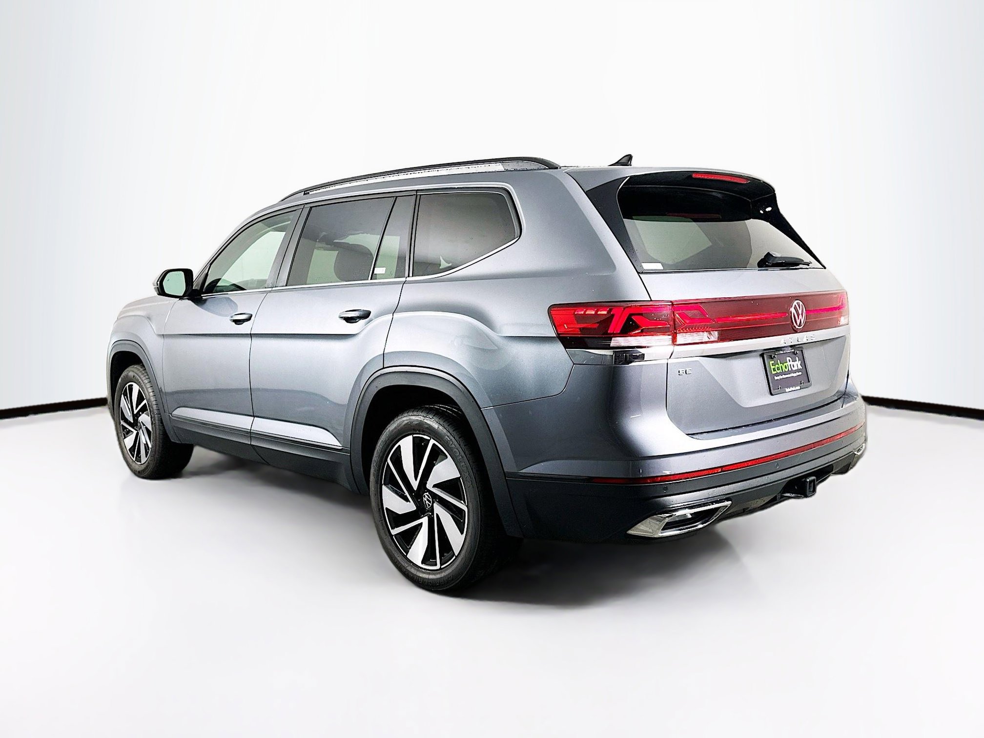 Used 2025 Volkswagen Atlas SE image 5